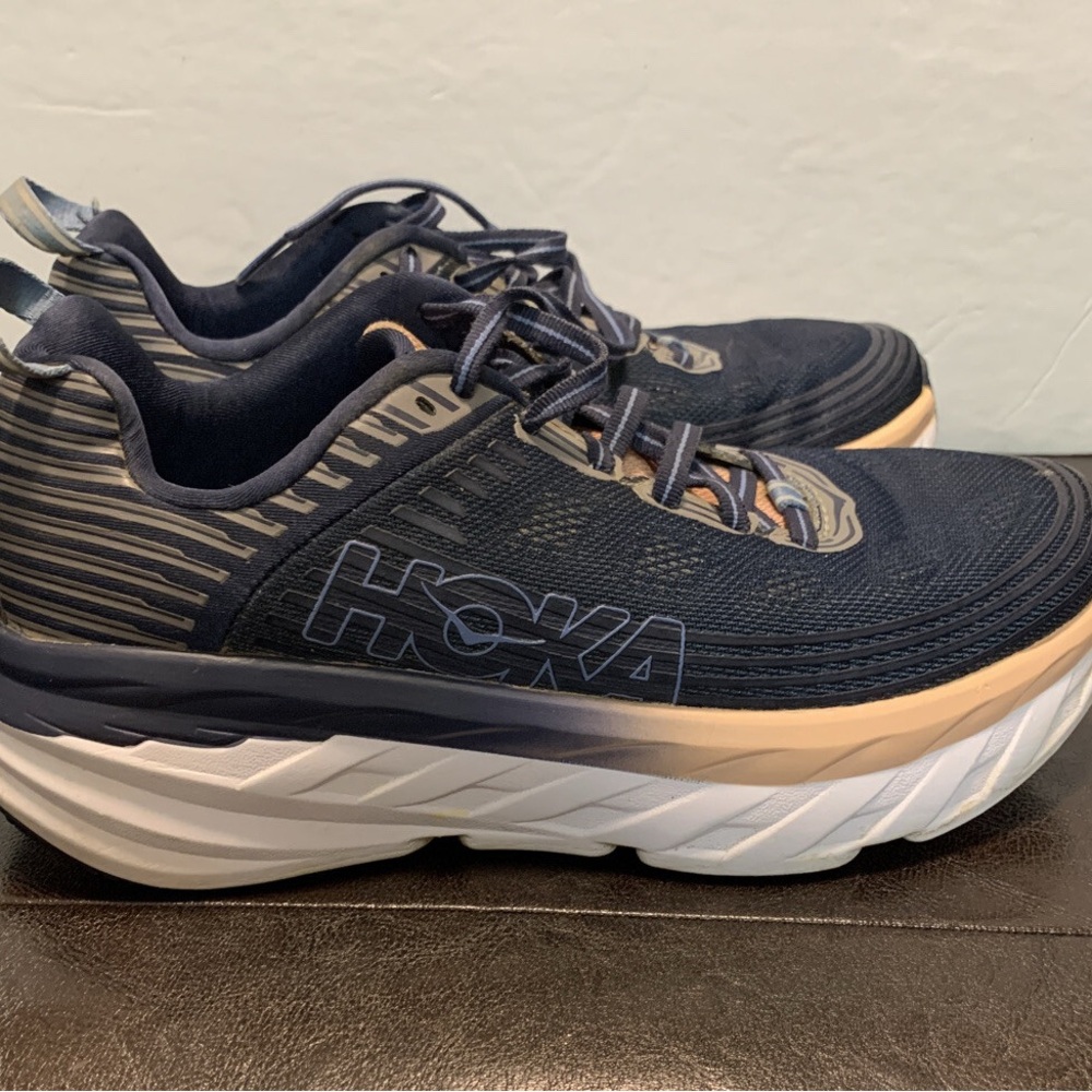 Hoka women Dark Blue and Beige Athletic Shoes
W BONDI 6